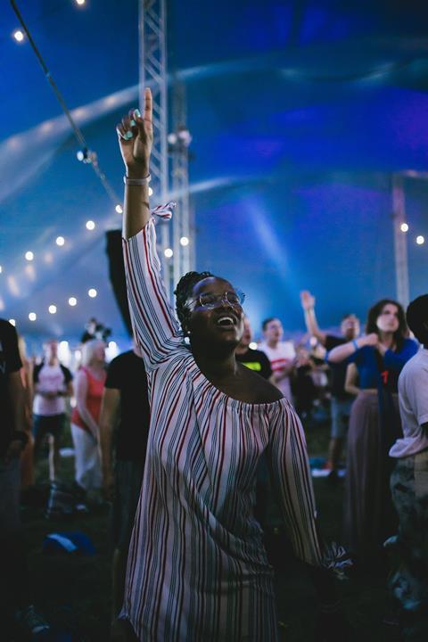 pp27_May2022_Spotlight_Praising God ©David’s Tent